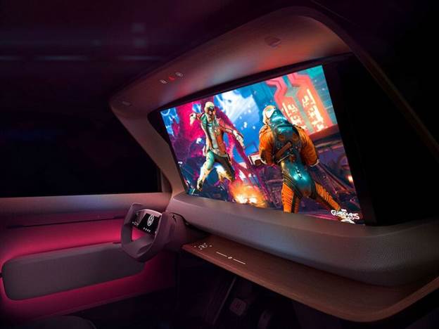 ניתן לקפל את המושבים ולהפוך את חלל הפנים למיני קולנוע