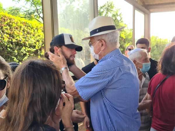 עפרי ארד ויענקל'ה שחר (האתר הרשמי של מכבי חיפה)