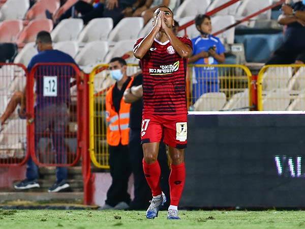 כובש השער השני של חדרה. דיה לבאבידי (לירון מולדובן(