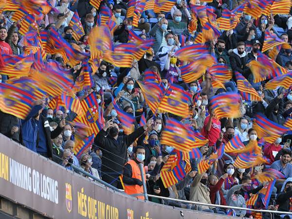 ההמון בקאמפ נואו מתכונן לבואו של צ'אבי