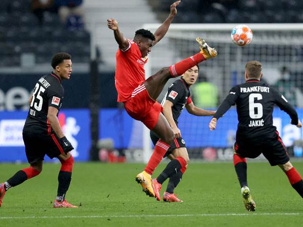 טאיוו אוויוני עם הכדור. לב שבור זה לב שלם (Getty)