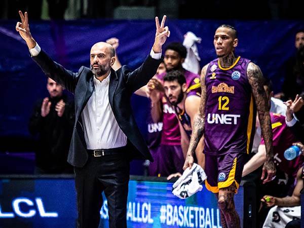 בוסקאליה. אווירה חמה באולם (עודד קרני)