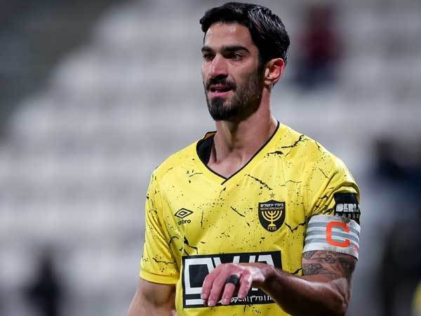 לוקח את הקבוצה על הקו (מאור אלקסלסי)