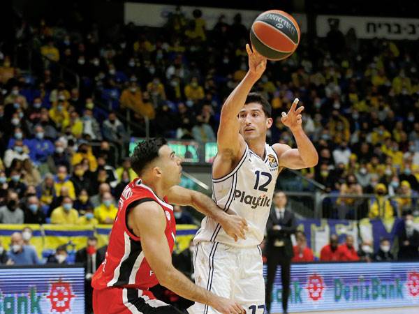 ג'ון דיברתומיאו. זכה לדקות משמעותיות (אלן שיבר)
