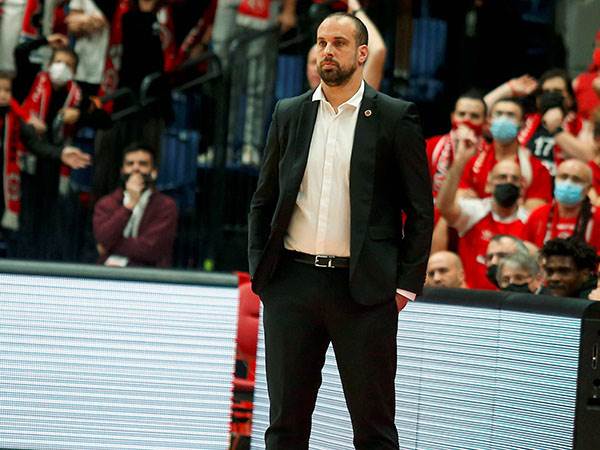 יצליח להוציא את הקבוצה מהבוץ? הלפרין (אלן שיבר)