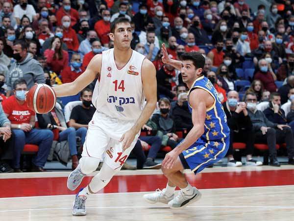 דוברת. עדיין פצוע (אלן שיבר)