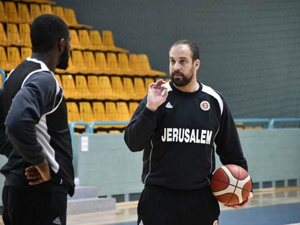 הלפרין. לא מסתכל קדימה (הפועל ירושלים, האפליקציה הרשמית)