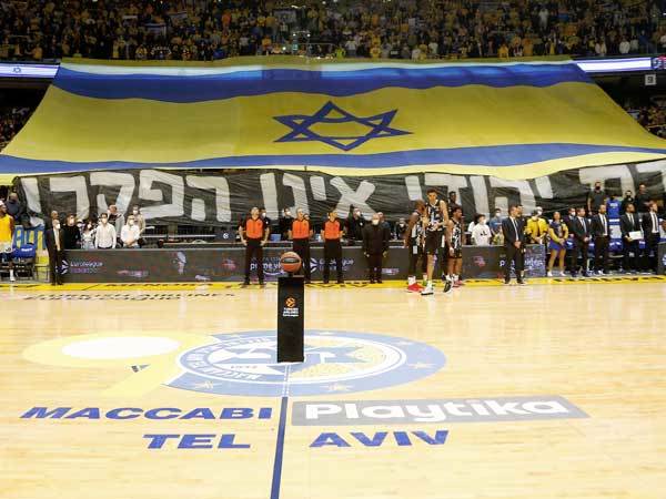 חגיגה פטריוטית בהיכל (אלן שיבר)