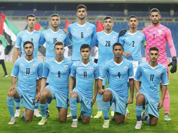 ליש במדי נבחרת הנוער (מספר 5). פוטנציאל אדיר (אלן שיבר)