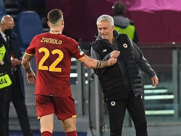 מוריניו מברך את זאניולו (Getty)