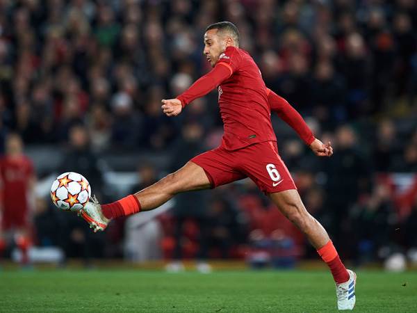 אל תפספסו אף נגיעה שלו בכדור (GETTY)