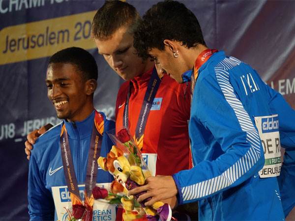 ממו על הפודיום (מקסים דופלי)