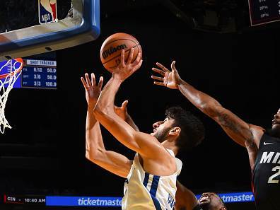 צלף שלשה ברבע השני (NBA)