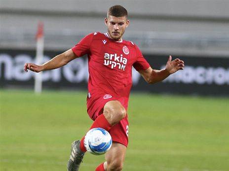 מתאמן לבד בינתיים. אייזן (אלן שיבר)