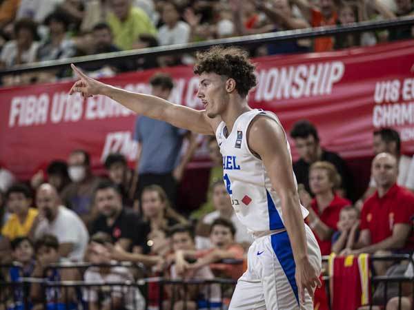 "להגנה אין זמן למצמץ" (FIBA)