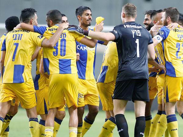 שחקני מכבי ת"א ודור פרץ. חזר לארץ (אלן שיבר)