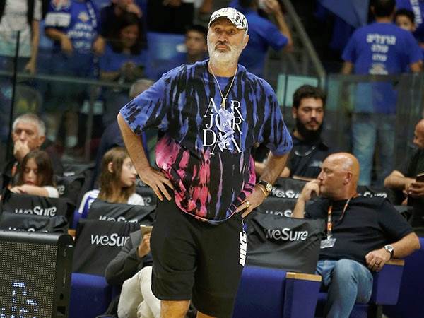 "הכנה טובה לאלופות". זופי (אלן שיבר)