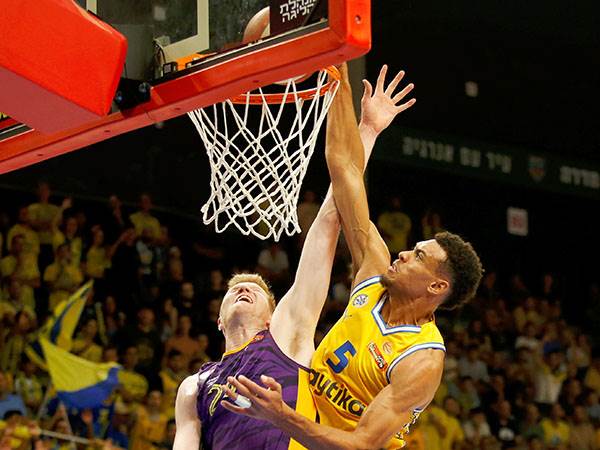 בולדווין. הוליך את הצהובים במחצית הראשונה