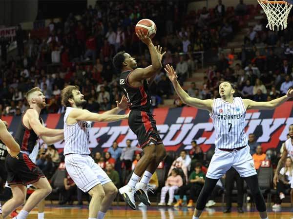 ניצחון חוץ מרשים (פיב"א)