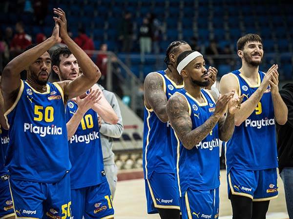 מחפשת עקביות (עודד קרני)