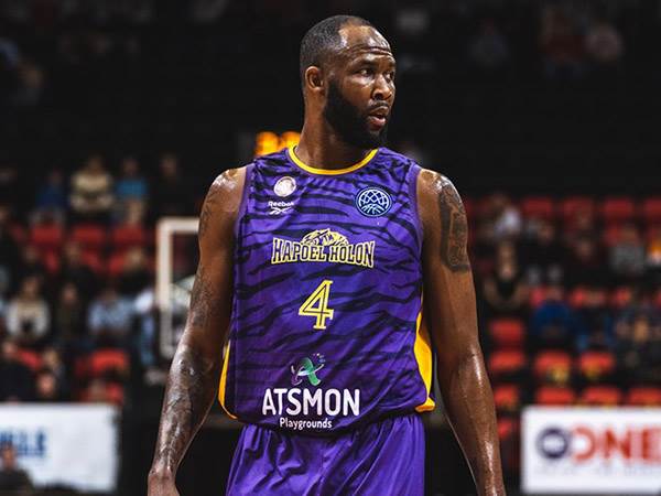 לא שיחק במאני טיים לאחר שהורחק. ג'ונסון (פיב"א)