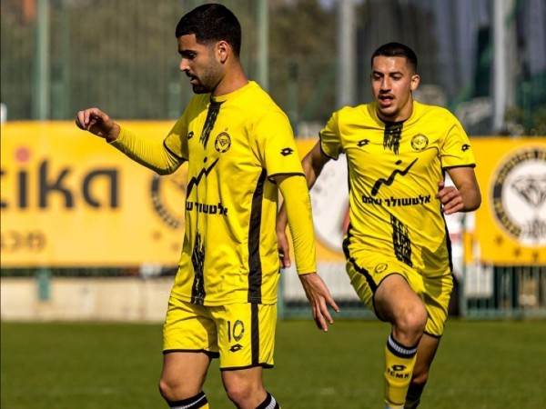 מכוכבי הנוער של נתניה. אליהו עם הכדור (אלכסנדר בוך, מכבי נתניה)