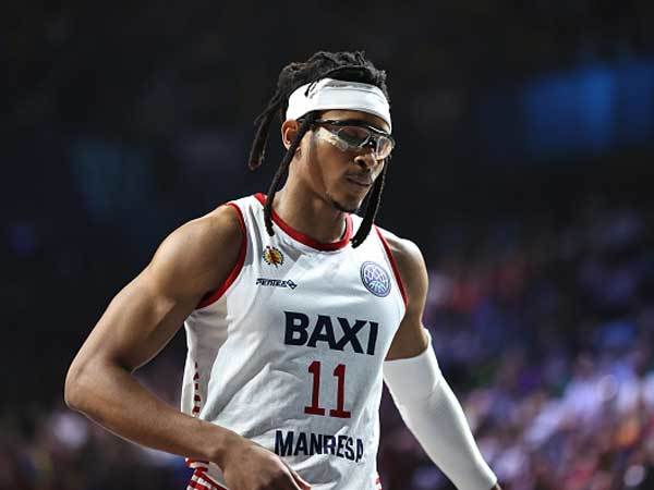 בדרך להצטרף למייק ג'יימס (GETTY)