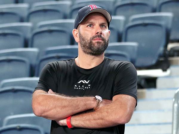 "שינוי עושים מבפנים, לא באיומים" (אלן שיבר)