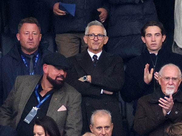 לינקר צופה במשחק בין לסטר לצ'לסי (getty)