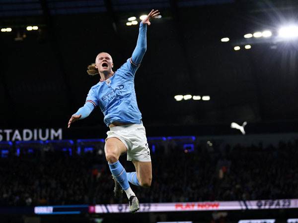 שותל תפוחי אדמה ושחקני הגנה (Getty)