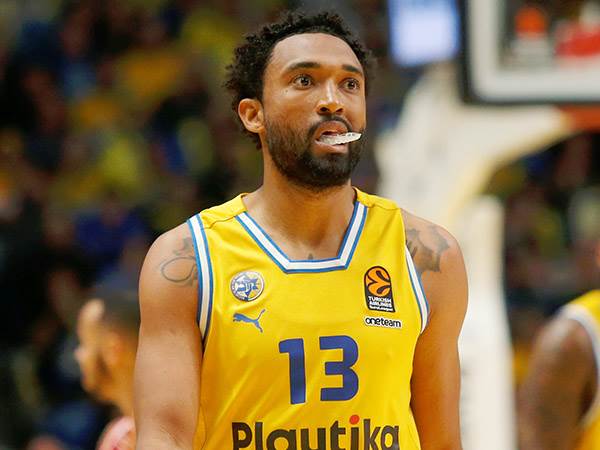 משהו לא נדבק. היליארד (אלן שיבר)