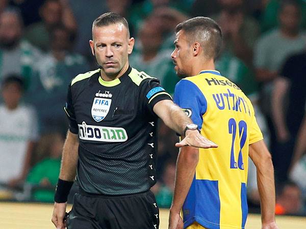 הרחיק את גויאגון לאחר שריקת הסיום. גרינפלד (צילום: אלן שיבר)