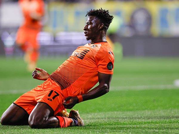 חגג מול ריינה (מאור אלקסלסי)