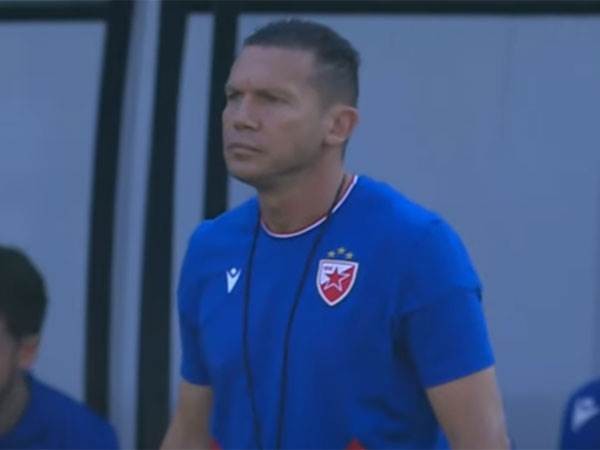 בונה קבוצה צעירה. בכר