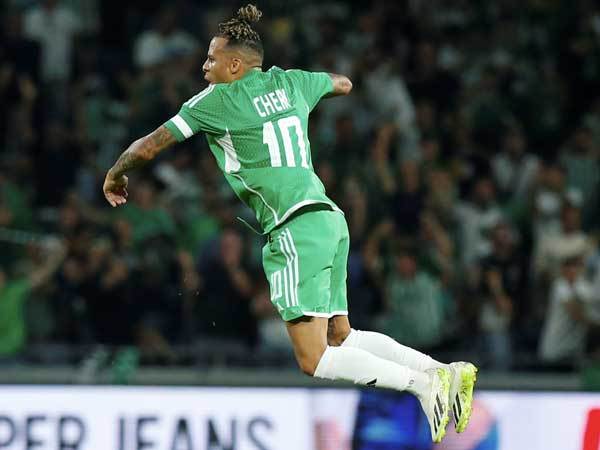 צ'ארון שרי חוגג שער. עוד פרק בקריירה האדירה של הקשר (אלן שיבר)