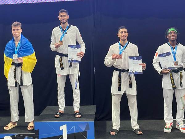 הפודיום - וקרביצקי בראשו (איגוד הטאקוונדו)