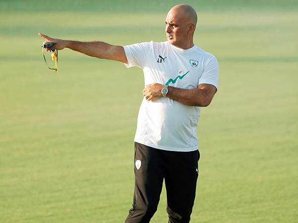 משדר חיוביות, חזן (אלן שיבר)