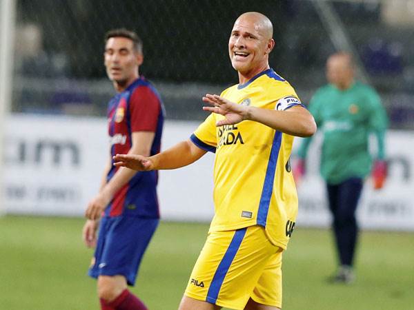 נמני, סוכן שחקנים פעיל שהשתתף במשחק האגדות. הרגשה אחרת (אלן שיבר)