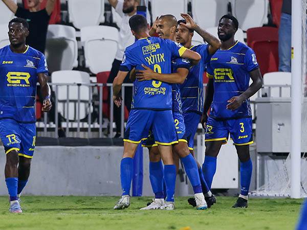 ריינה סופרת ניצחון ראשון העונה (צילום: מאור אלקסלסי)