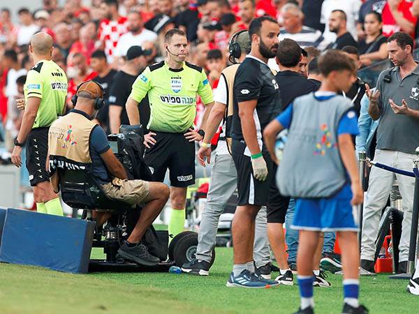 אירועים שהעיבו על משחק מצוין (אלן שיבר)