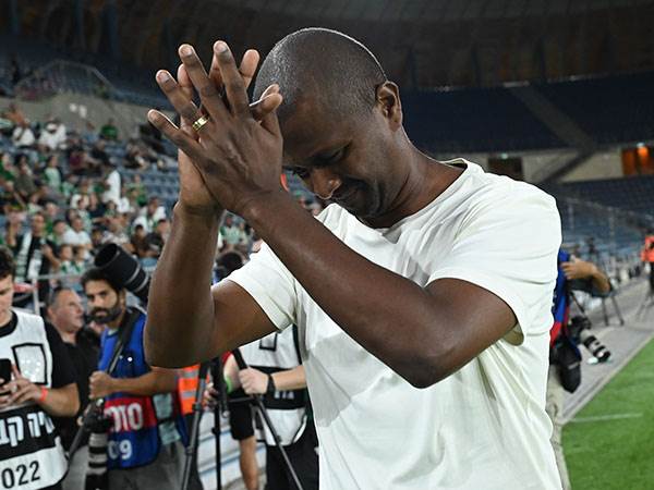 דגו. מחליף בין השוערים (ברני ארדוב)