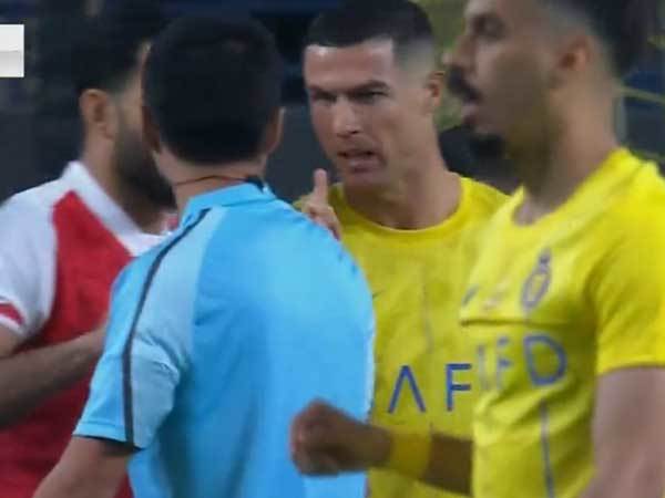 ואומר לשופט במפורש - "אין פנדל"