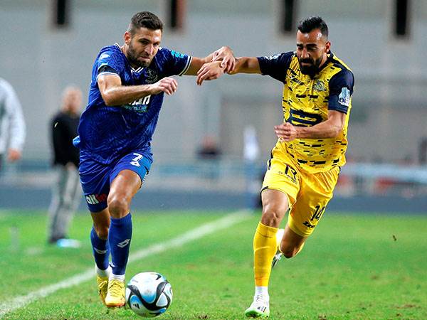 "מנסים להחזיר לי על ימים עברו" (אלן שיבר)