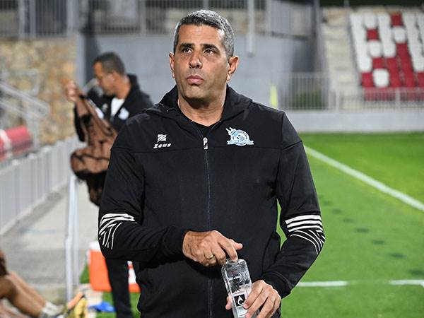 ומימר יצטרך לעצור את כדור השלג (ברני ארדוב)