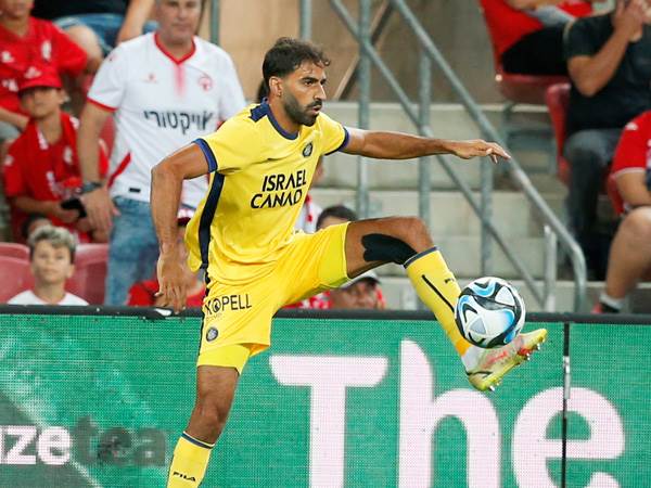 דוידזאדה יתח במרכז ההגנה (אלן שיבר)