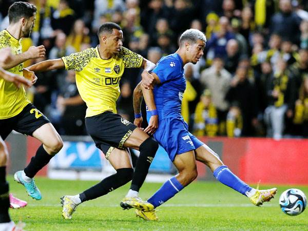 שתי הקבוצות תיפגשנה שוב בפלייאוף התחתון (צילום: אלן שיבר)