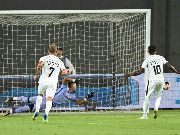 “רציתי שאדניי יבעט“ (ברני סנדרס)