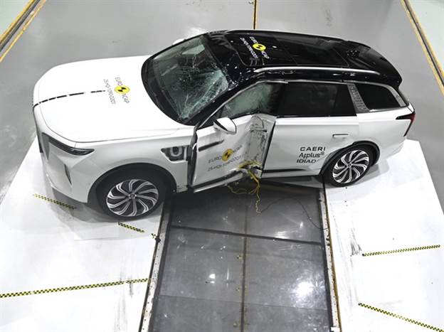 הונגצ`י E-HS9 - הוצג לפני 5 שנים ולמרות זאת קיבל 5 כוכבים. ועל מה מצאו להעיר?