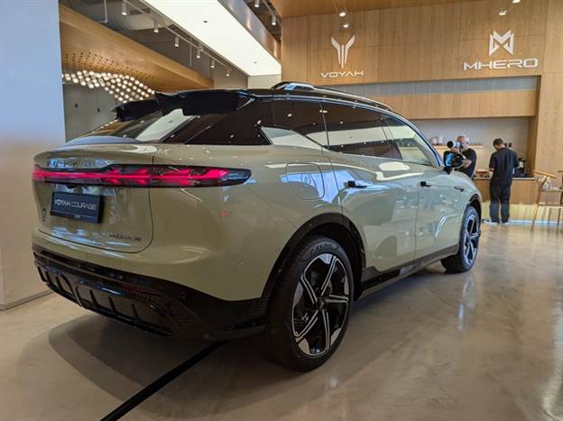 מתחרה בשוק רווי, אך במחיר נמוך ממתחריו הסיניים