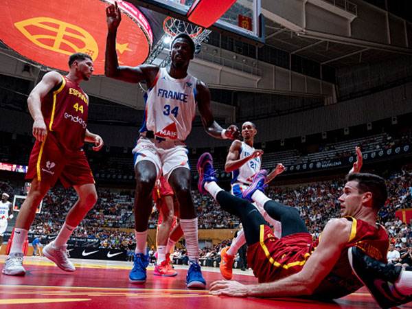 הורד. כמה רחוק תלך צרפת? (Photo by Borja B. Hojas/Getty Images)